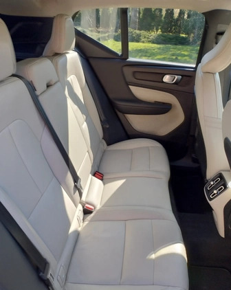 Volvo XC 40 cena 115700 przebieg: 71000, rok produkcji 2019 z Frampol małe 352